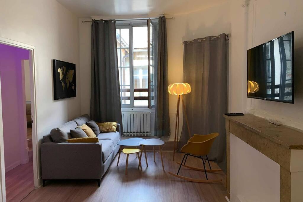 Apartamento T2 Centre Historique☆☆☆meublé de tourisme 3étoiles Chambéry Exterior foto